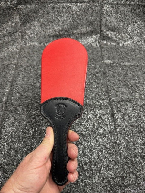 Why Some Leather Paddles Feel “Thuddy” and Others Feel Sharper